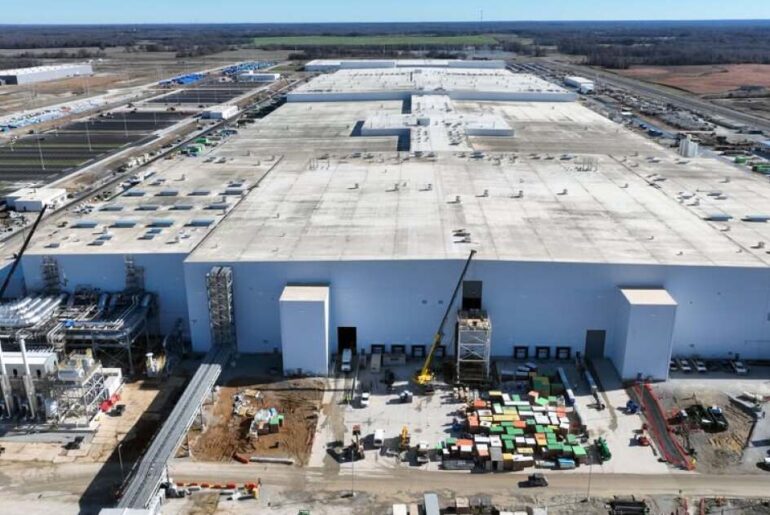 A Kentucky town bet big on Ford's EV strategy. Then the battery plant closed