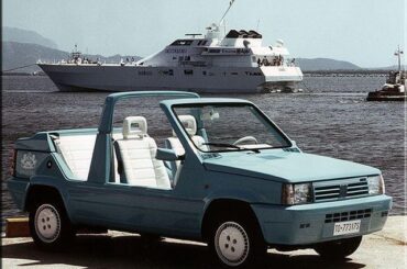 The Fiat Panda Destriero was a beach car concept created by Italian coach builder Stola in 1991; it started life as the Mirage, but was renamed as a collaboration with the record breaking speed-yacht Destriero