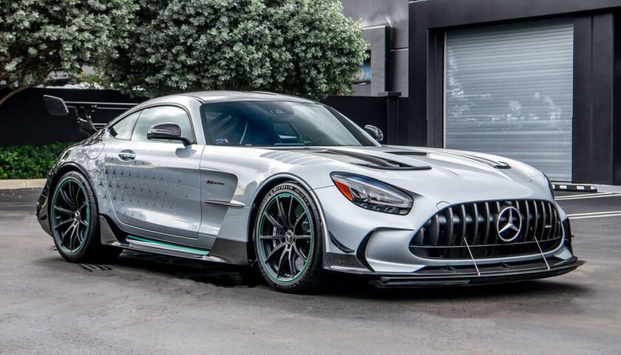 Mercedes AMG GT Black Series Project One Edition [1638×2048]