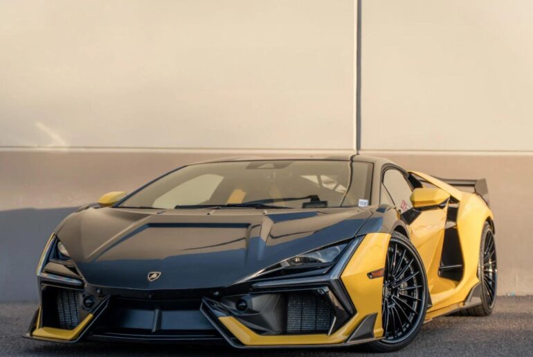 2024 Lamborghini Revuelto [1639x2048]