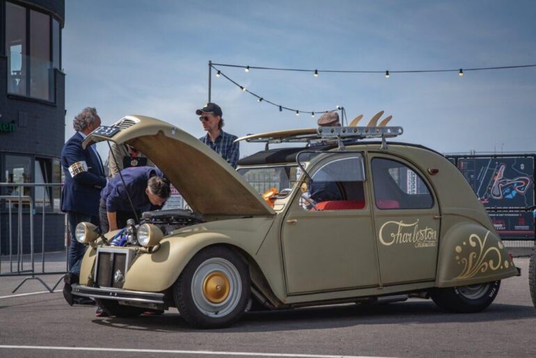Citroën 2CV AZAM with Alfa Romeo V6 "Busso" engine.