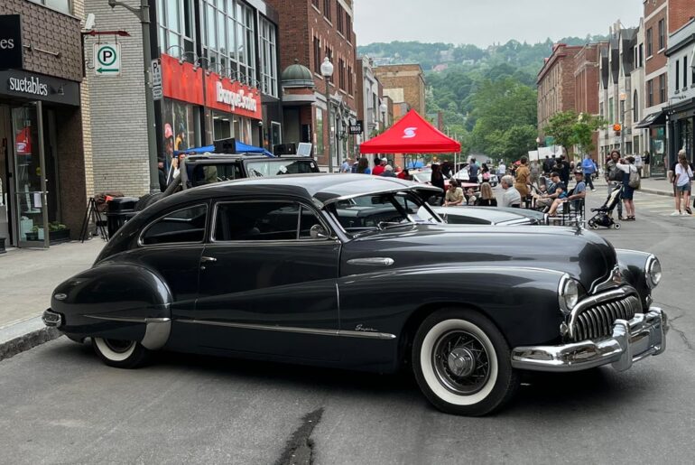 1948 Buick Super Eight at a classic car show