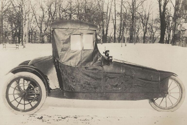 1917  Duryea Gem. In 1917 Charles Duryea designed his last automobile, a cross between a roadster and a motorcycle that he named the Duryea GEM, and costing only $375. Duryea, however, never found backing for full-scale production, and only made a handful.