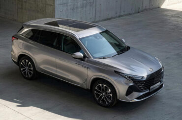 Available to order now, prices for the MGS9 PHEV begin from £34,205, with the first examples arriving in the UK soon