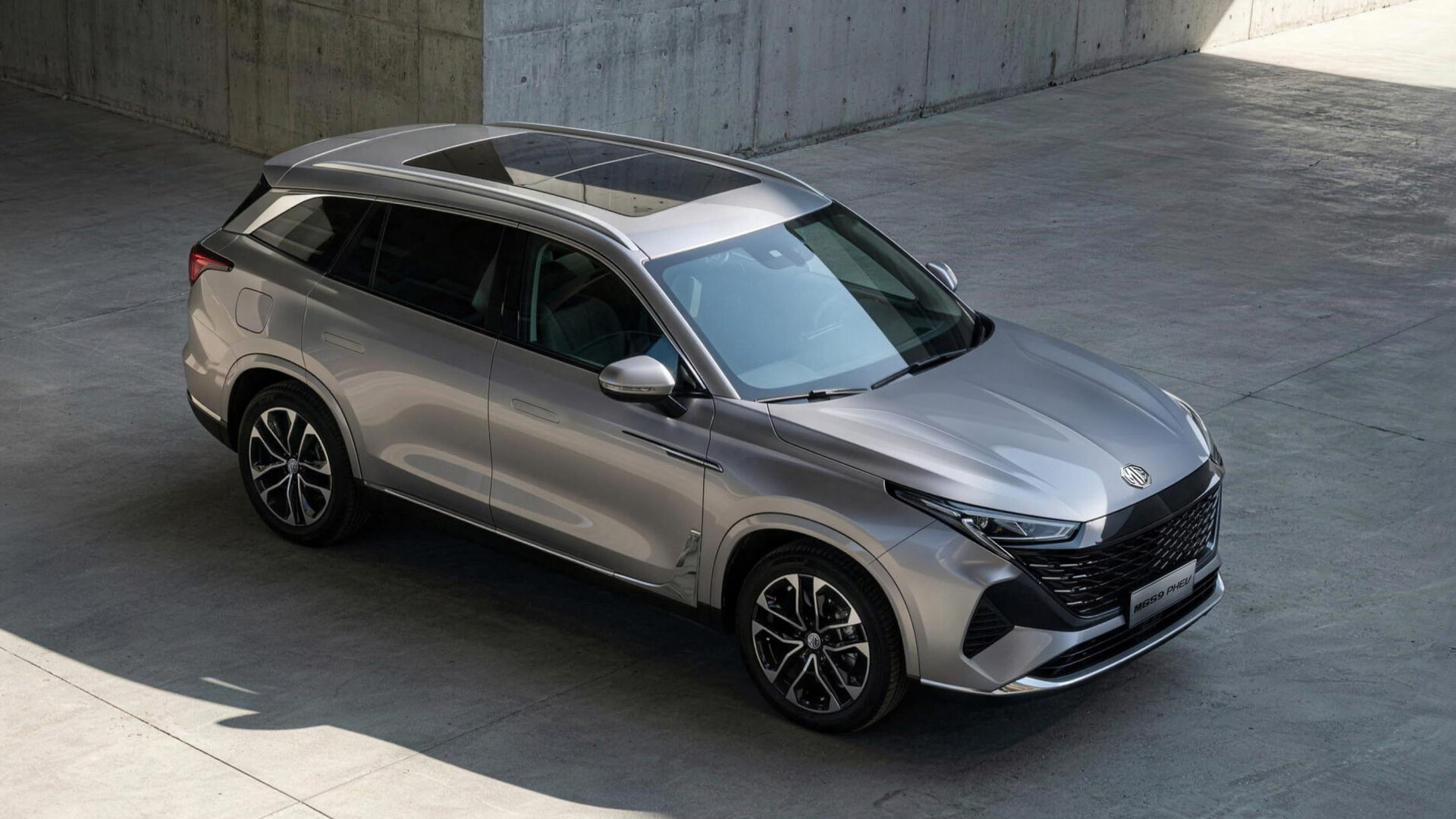 Available to order now, prices for the MGS9 PHEV begin from £34,205, with the first examples arriving in the UK soon