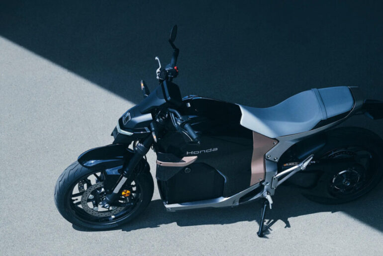 Honda’s Electric Motorcycle  Wins Its First Global Design Award