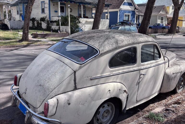 Old Volvo spotted on the street today. Obscure in CO, USA