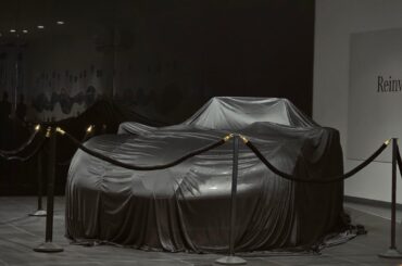 [Multi] Holy Grail of dealership spots, the only SLR Stirling Moss in mexico and a 300sl gullwing