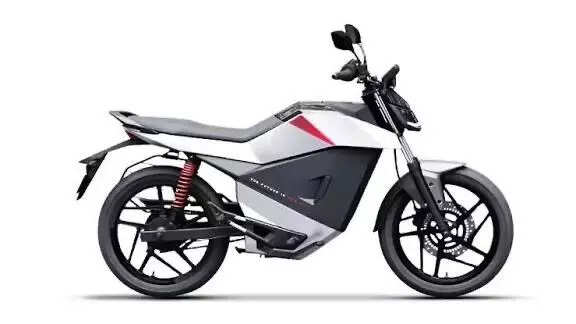 <p>The company said the Roadster X portfolio will now be available in three battery configurations—2.5 kWh, 3.5 kWh, and 4.5 kWh—priced at ₹79,999, ₹92,999, and ₹99,999, respectively.</p>