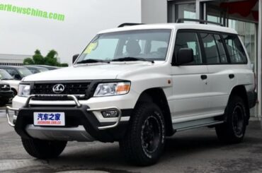 The Leopaard Q6 (also known as the Liebao Q6) is a mid-size body-on-frame SUV produced by the Chinese manufacturer GAC Changfeng Motor. Launched in 2014-2021, the vehicle is essentially a modernized and facelifted version of the second-generation Mitsubishi Pajero/Montero/Shogun