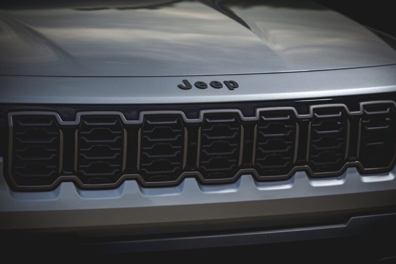 New Jeep Cherokee Hybrid Could Use Toyota Hybrid Tech