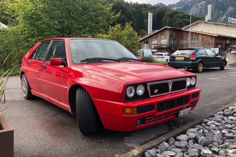 [Lancia Delta Evo I] This one is in pristine condition, love the color