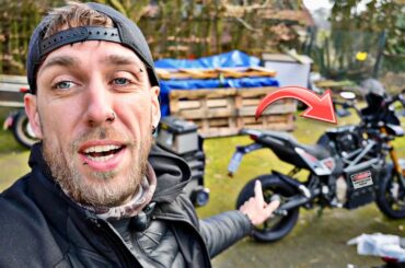 Swapping 100kg High Voltage Electric Motorcycle Battery in a Barn! (don’t do this at home)