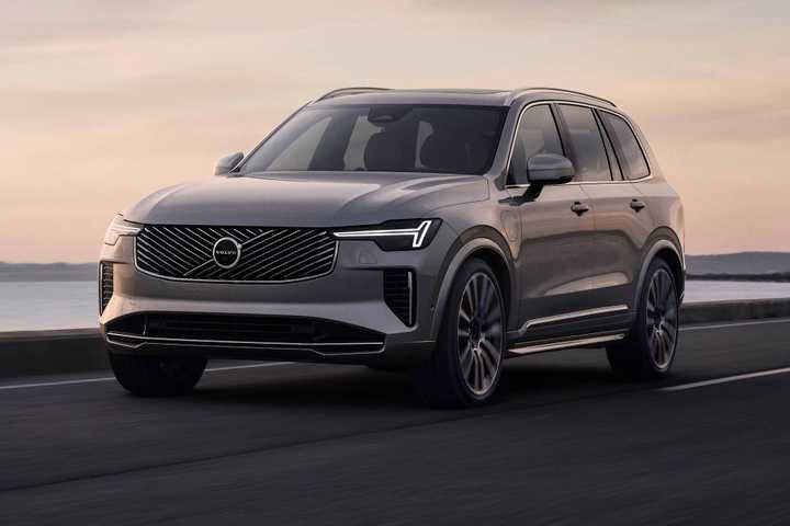 331887_New_Volvo_XC90_exterior-1
