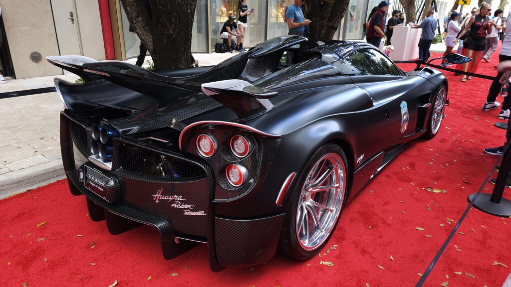 2018 Pagani Huayra Roadster Tempesta [8160 x 4592]