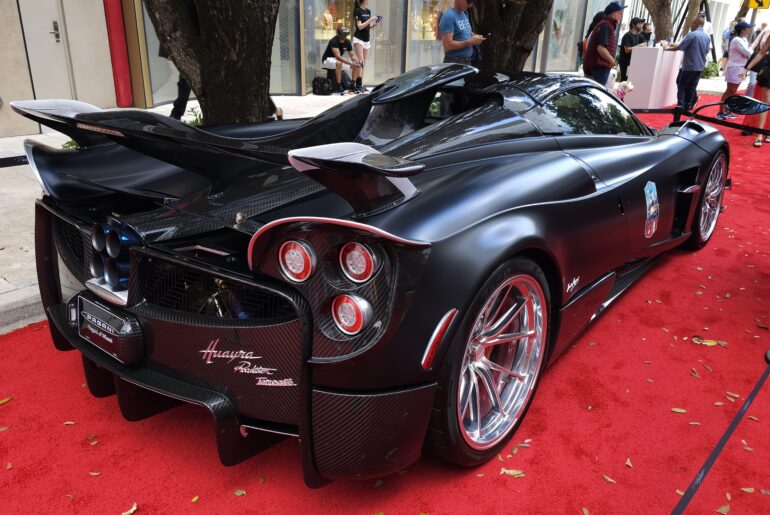 2018 Pagani Huayra Roadster Tempesta [8160 x 4592]