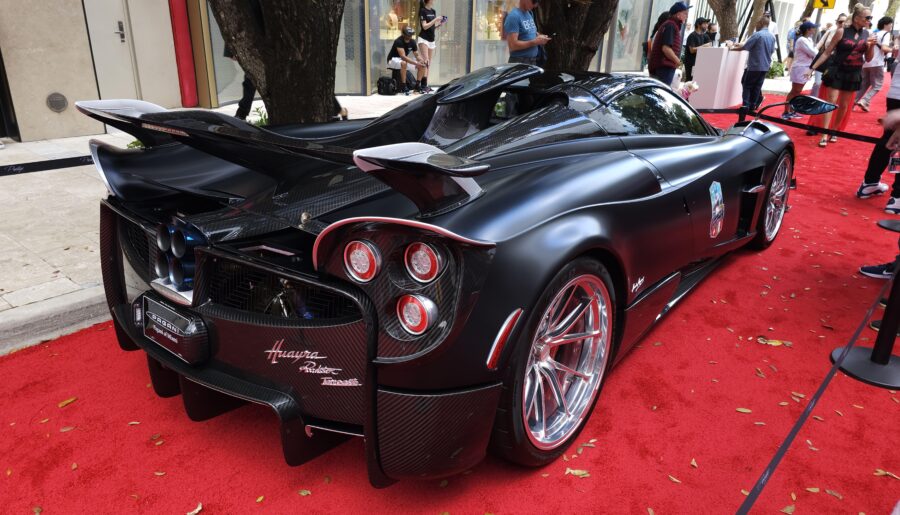 2018 Pagani Huayra Roadster Tempesta [8160 x 4592]