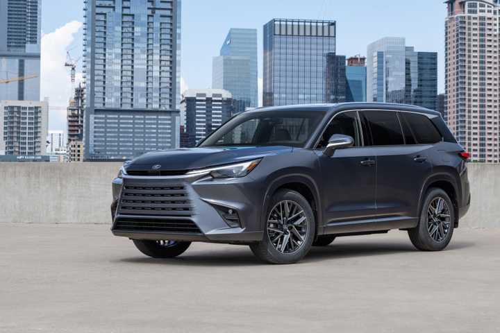 2026 Lexus TX front 3/4