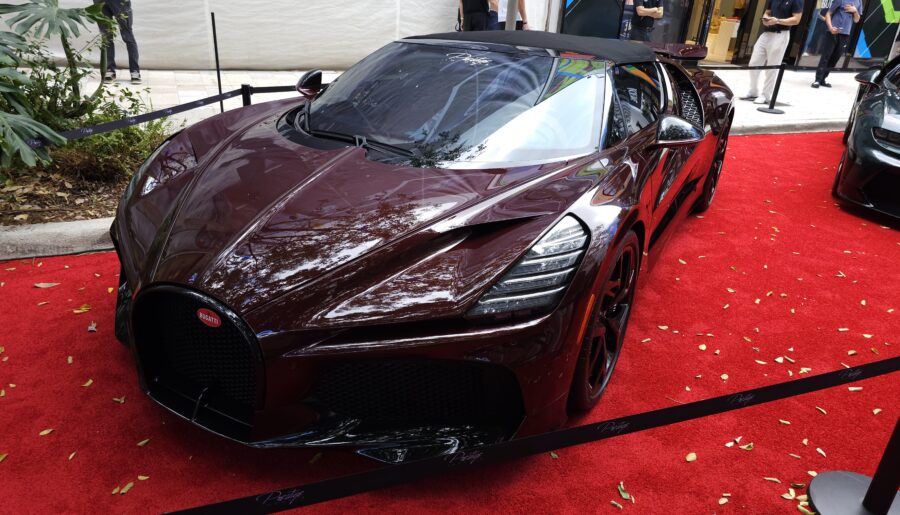 2025 Bugatti Mistral [8160 x 4592]