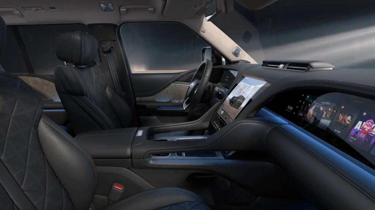 Interior of the 2026 Yangwang U8 - source: BYD