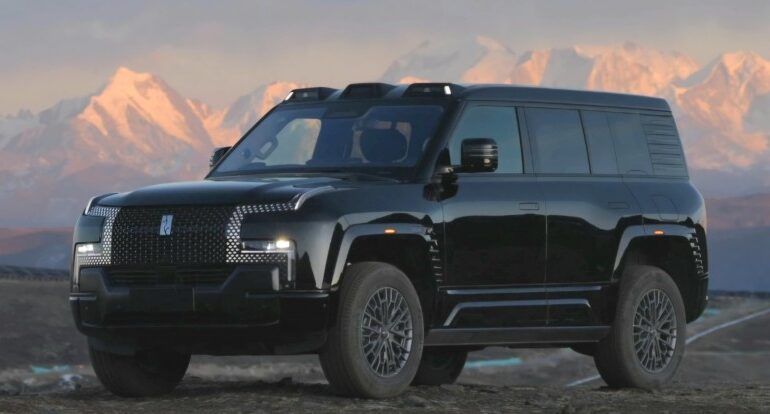 The 2026 Yangwang U8 gets an updated interior