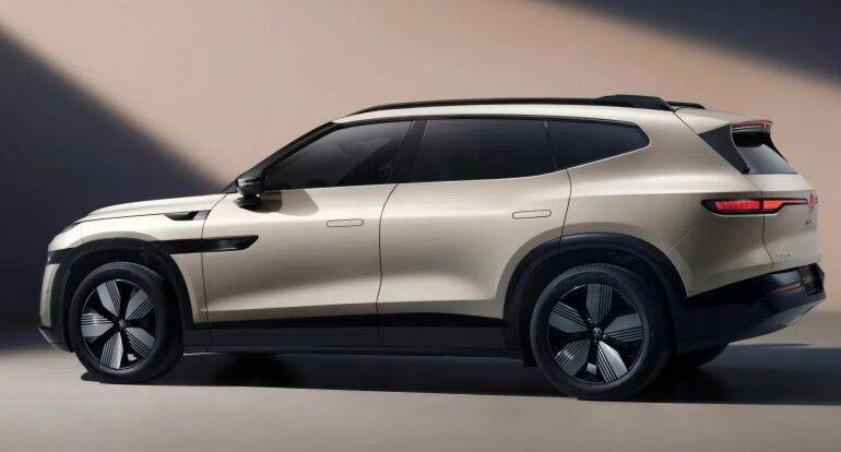 Volkswagen unveils the interior of the ID.Unyx 08