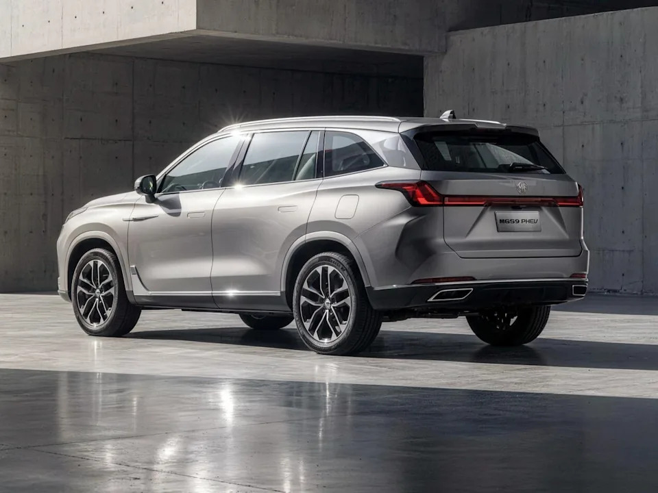 The MGS9 promises 62 miles of EV-only driving from its plug-in hybrid powertrain (MG)