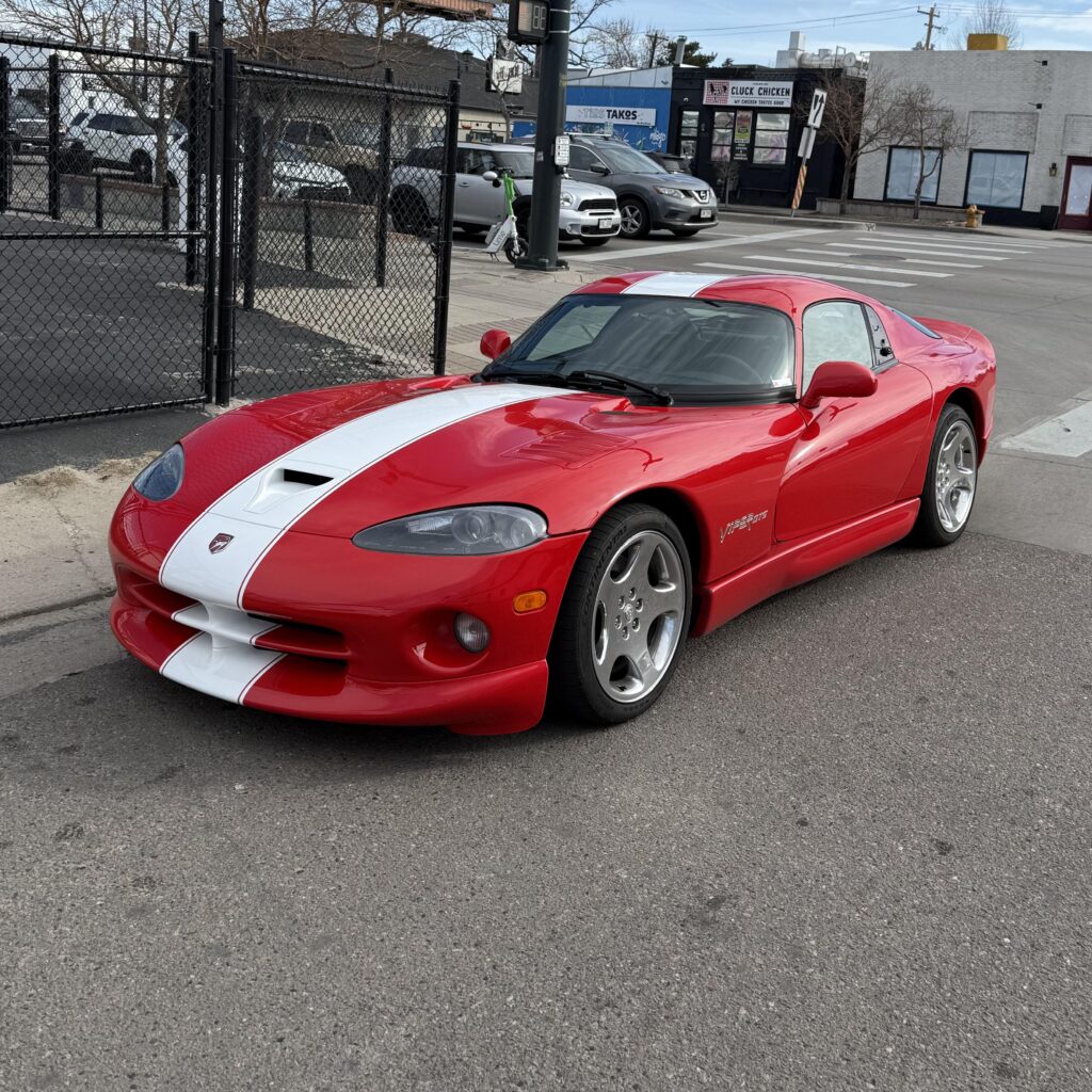 Dodge Viper GTS [3516x3516]