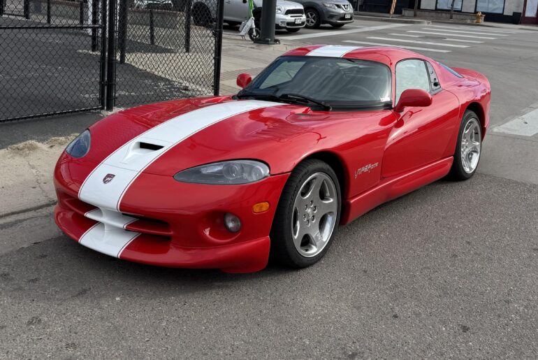 Dodge Viper GTS [3516x3516]
