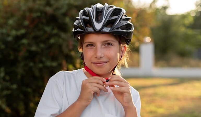 How to keep your child safe when riding an e-bike or e-scooter