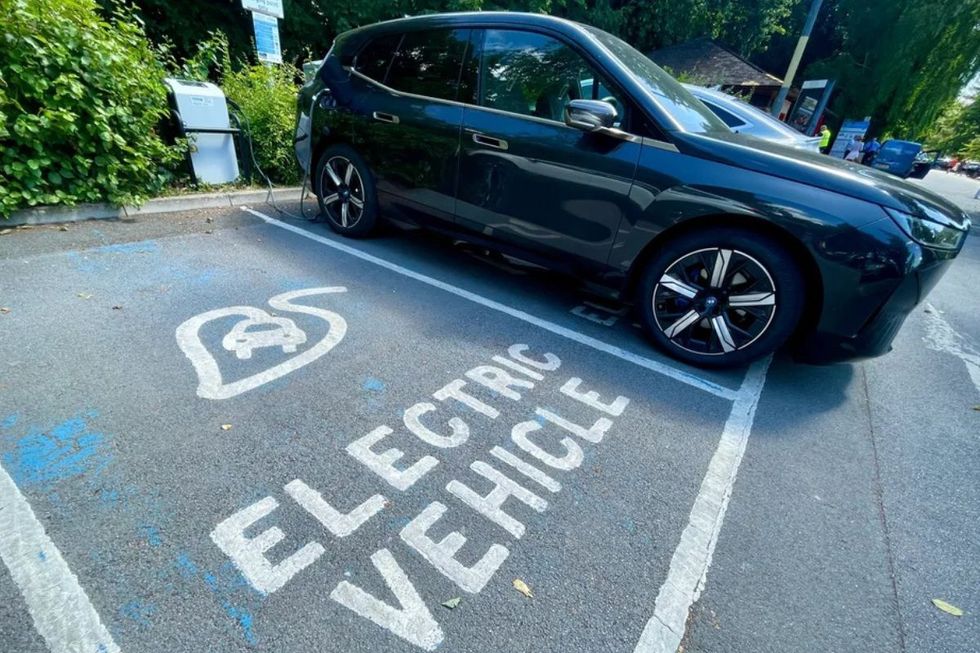 Electric vehicle charger