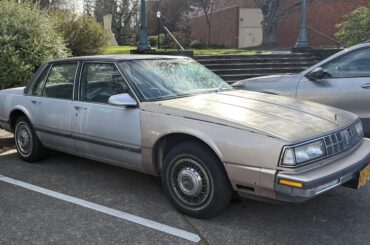 Oldsmobile Delta 88 Brougham