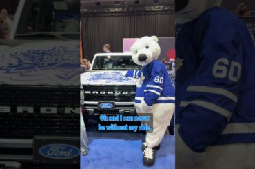 Fit check with Toronto Maple Leafs Mascot Carlton the Bear 🐻‍❄️🏒