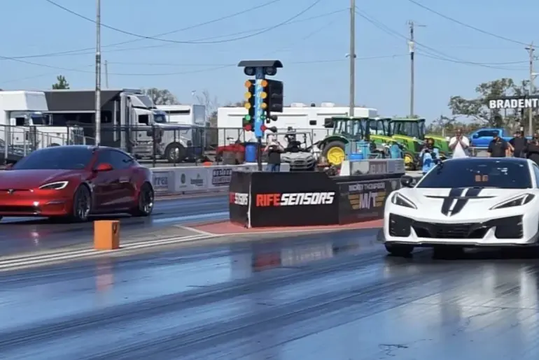 Tesla Model S Plaid takes on 2026 Corvette ZR1 in thrilling drag race rematch and there’s one clear winner