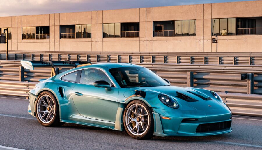 Porsche 911 GT3 RS [3276×4096]