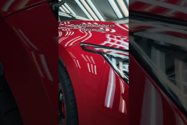 It's the kind of car that makes just popping out, longer 😏#Volkswagen #VWGolfGTI