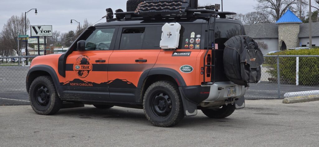 Spotted [Land Rover Defender] with interesting livery