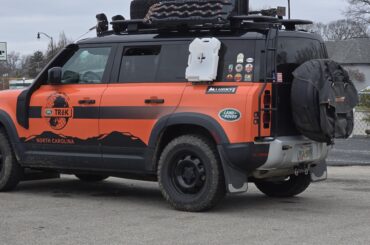 Spotted [Land Rover Defender] with interesting livery