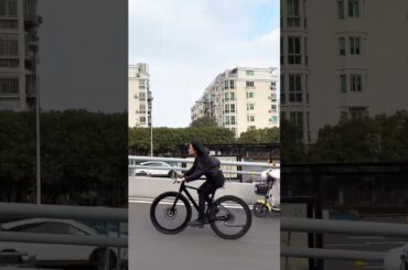 Can you believe this is an electric bike? #cycling #ebike
