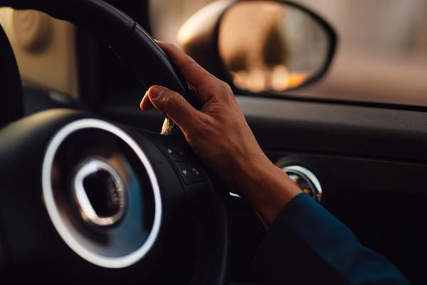 Automakers Desperately Seek "Key" to Break Deadlock for High-End Pure-Electric Vehicles