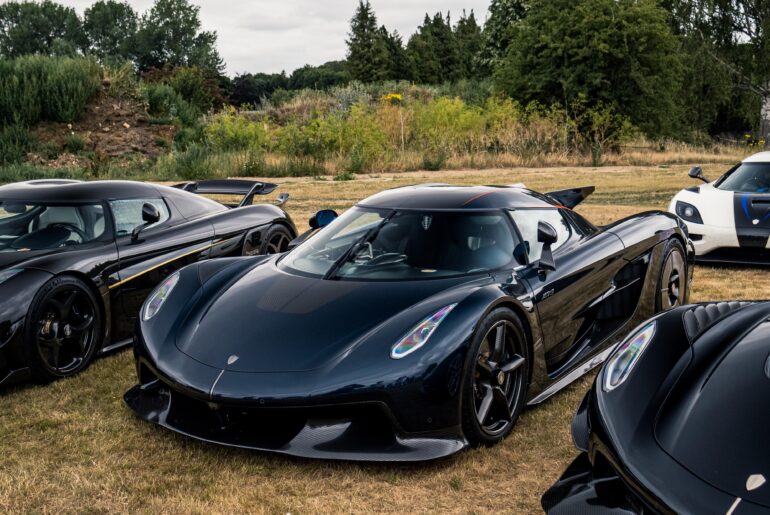 Koenigseggs [4000x5238]