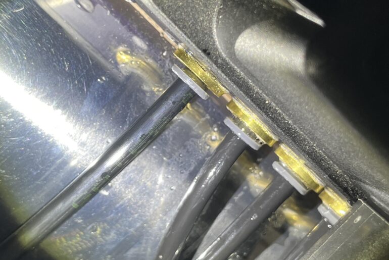 Air leak in manifold