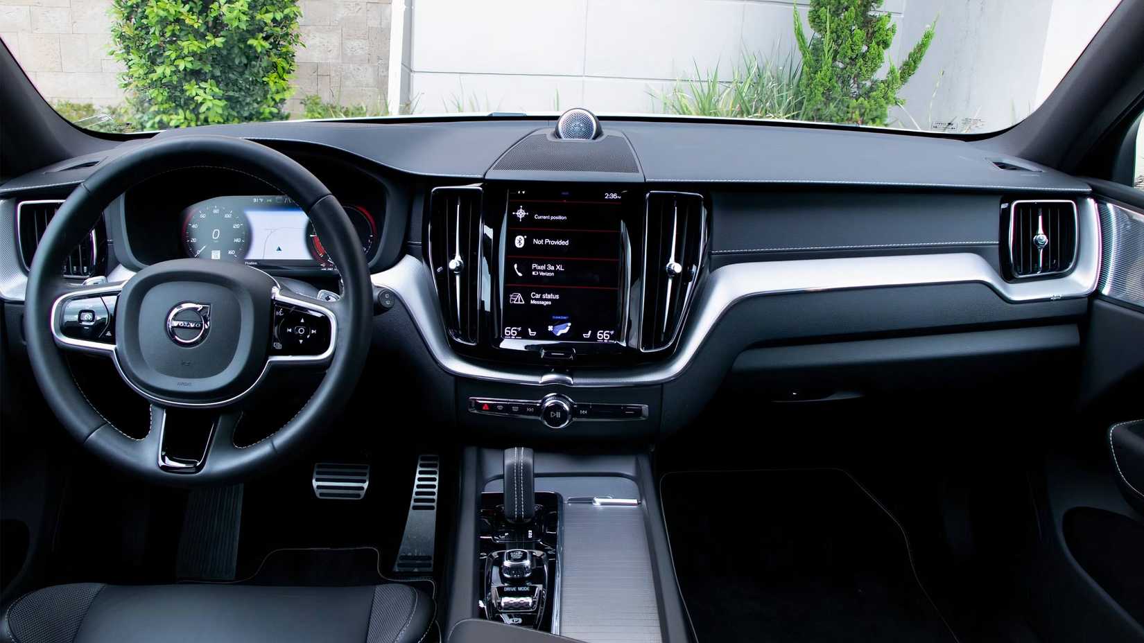 2019 Volvo XC60 Hybrid Dashboard