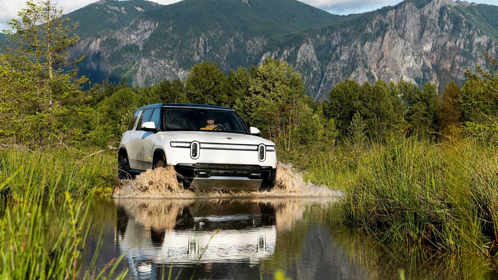2022 - 2026 Rivian R1S SUV front, water crossing