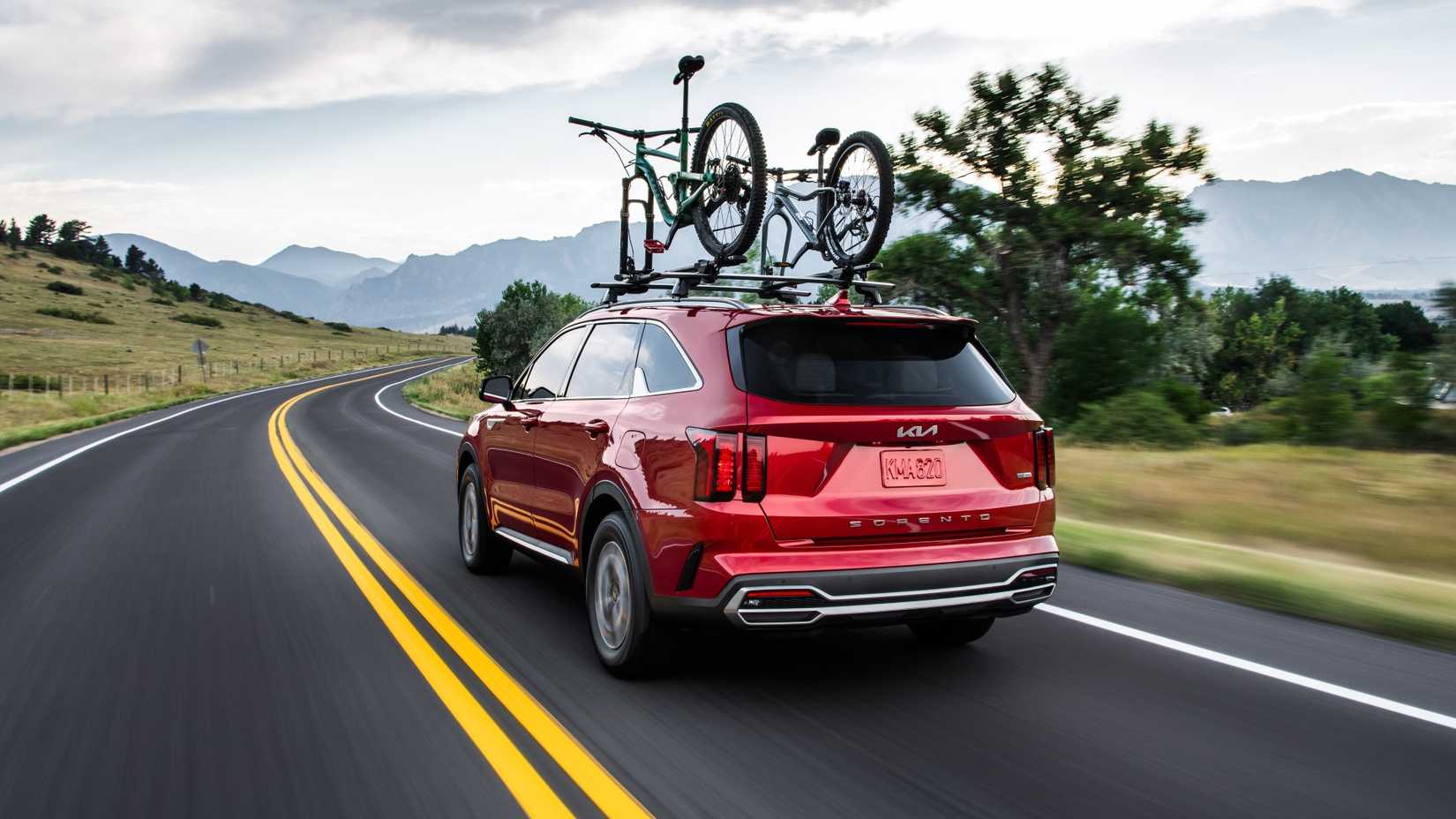 Red Sorento Hybrid rear-quarter