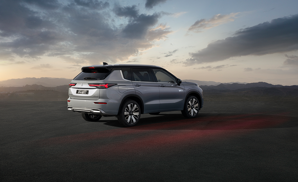 2026 mitsubishi outlander hybrid