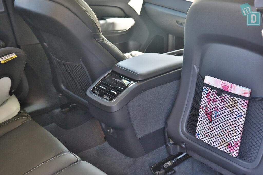 Rear seat space and air vents in the Volvo XC60