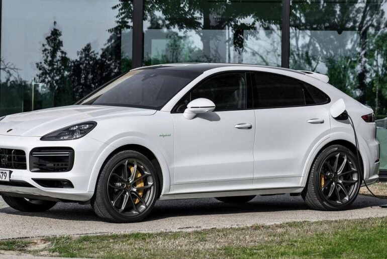 Porsche: PHEV owners are "driving mostly electric", but no word on plug-in 911