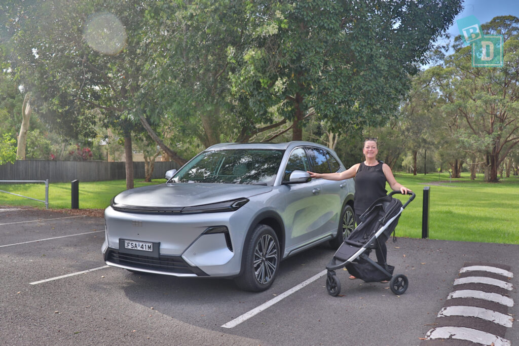 Geely Starray PHEV medium SUV rear legroom