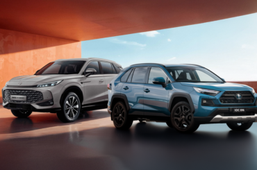 MG HS Essence Super Hybrid vs Toyota RAV4 Cruiser Hybrid: Spec battle
